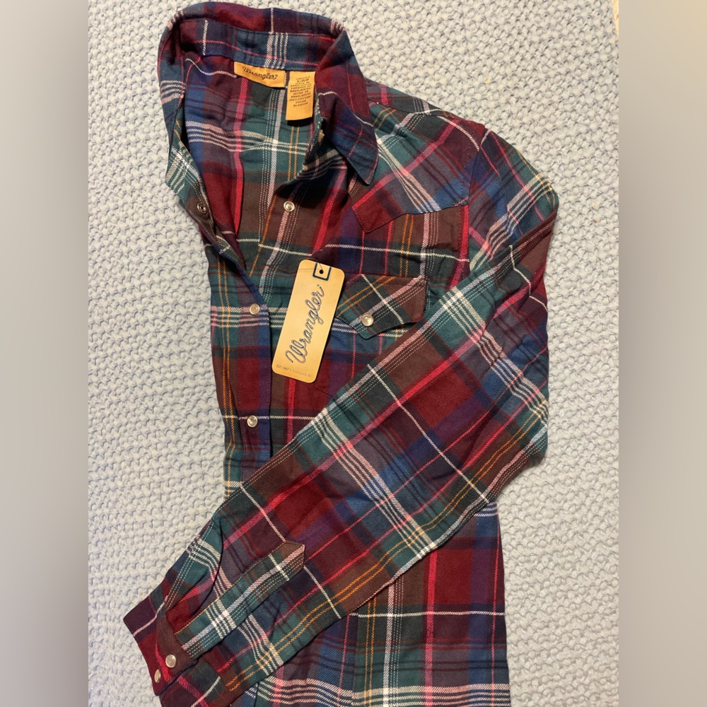Wrangler Women’s Dark Purple Plaid Long Sleeve Snap Shirt NWT